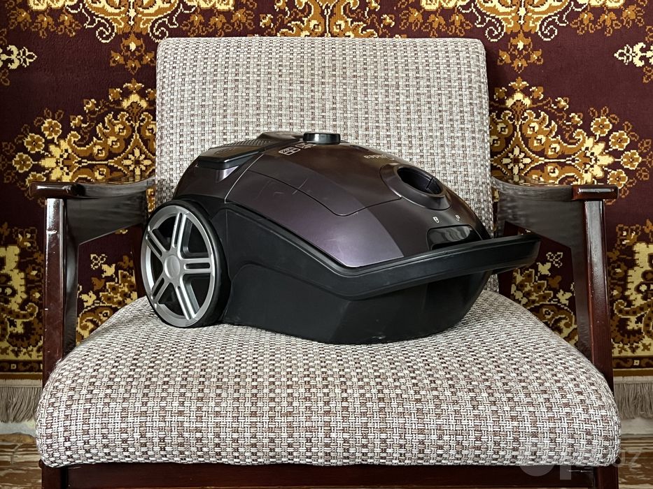 Пылесос Midea MKZC17M