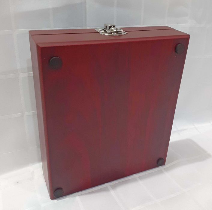 Комплект шах с аксесоари за вино