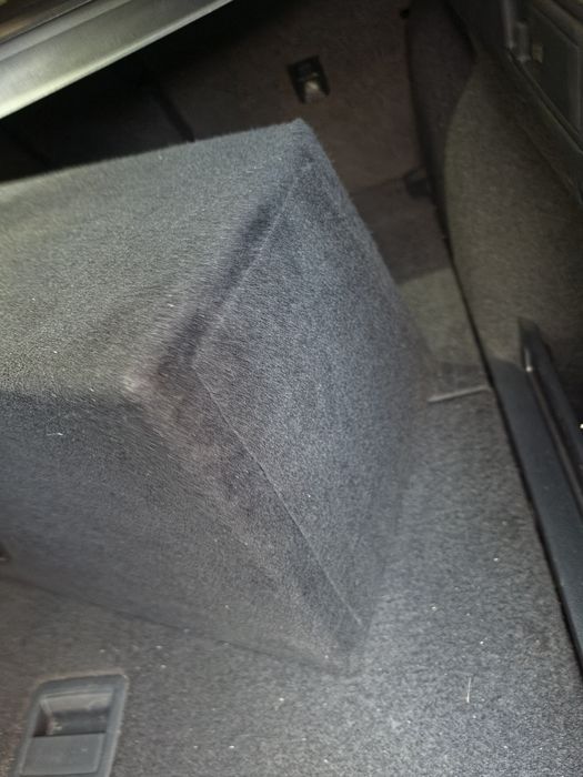 Subwoofer auto deaf bonce machette