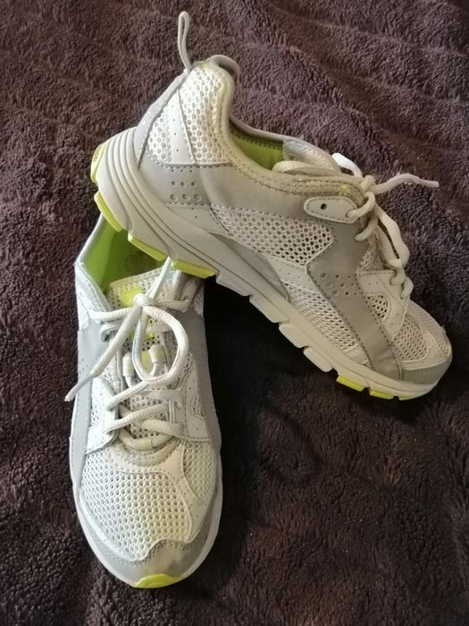 Светло сиви летни маратонки