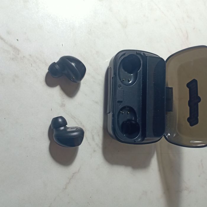 Наушник блютузбен