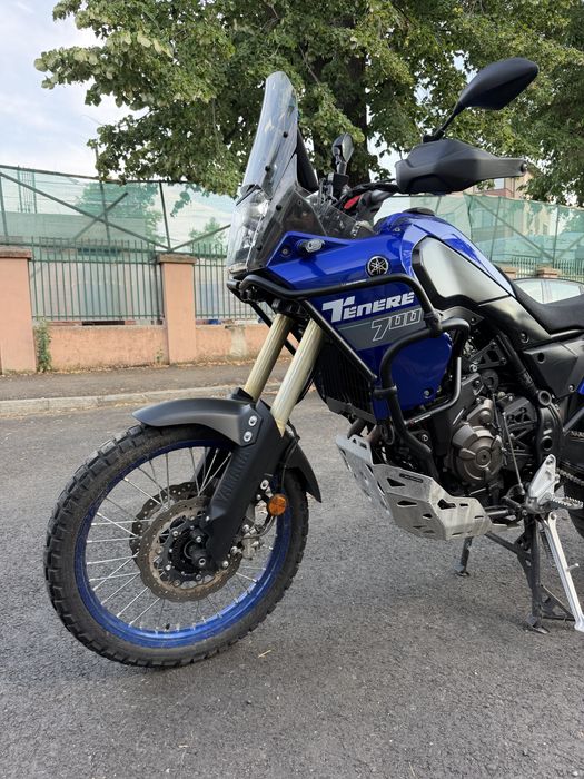 Tenere 700 an 2023, 12100km, crashbars, top case, scut motor, mansoane incalzite, priza usb, cric central