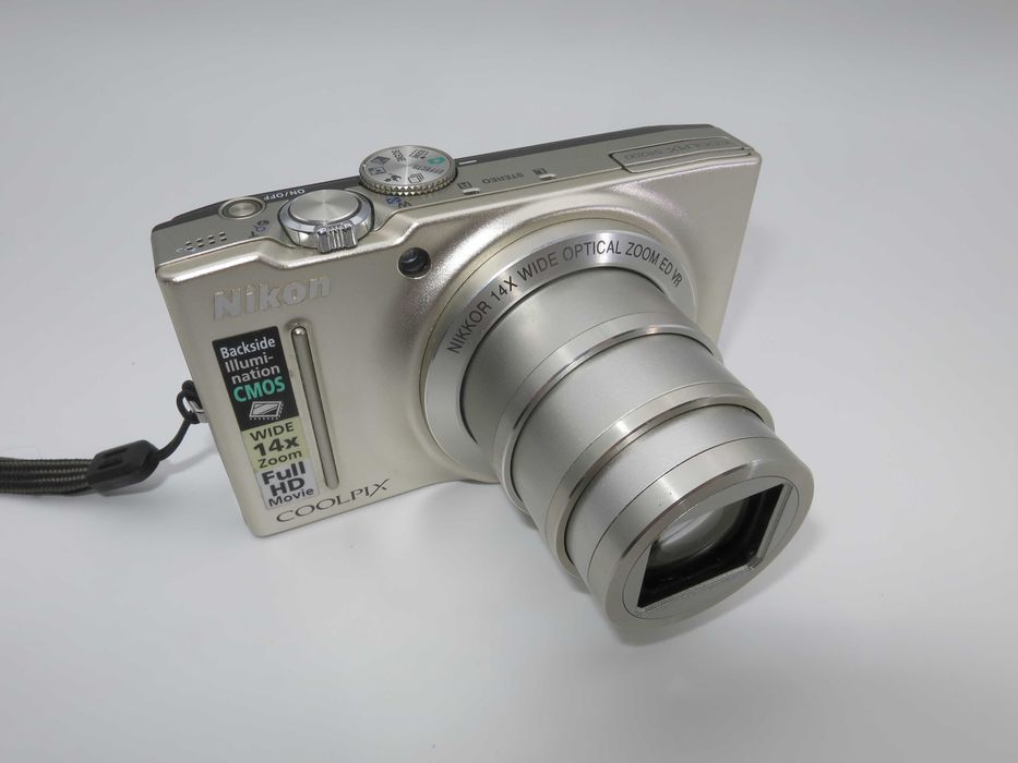 Nikon Coolpix S8200 компактен цифров фотоапарат, дигитална камера 14х оптичен зум, FULL-HD видео, в чудесно състояние, пълен комплект, работи отлично!
