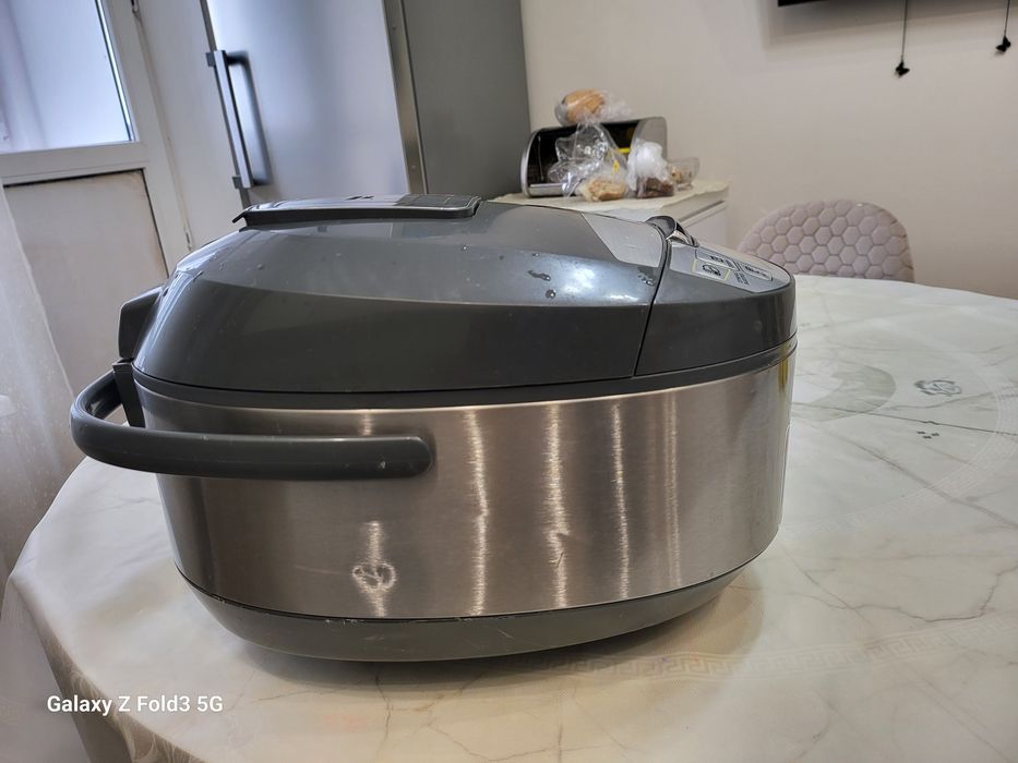 Мультиварка продам