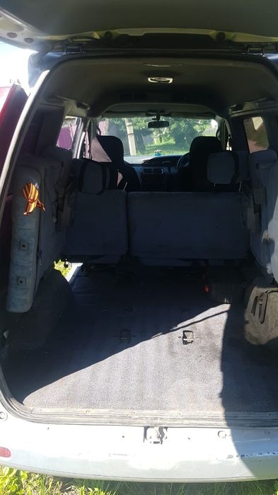 Автомобиль Toyota Noah