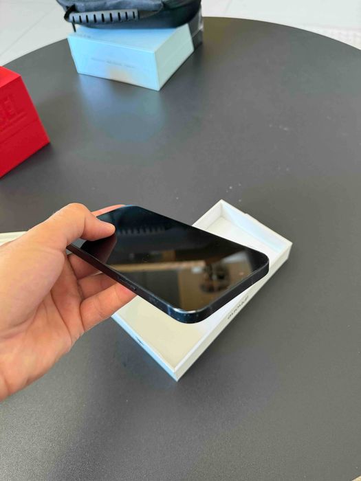 iPhone 13 черен в добро състояние