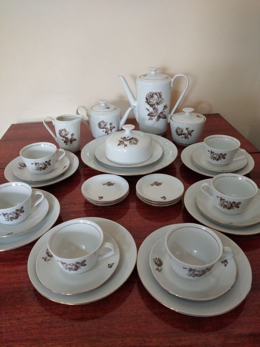 Чайно-кофейный сервиз " Черная роза" ГДР.