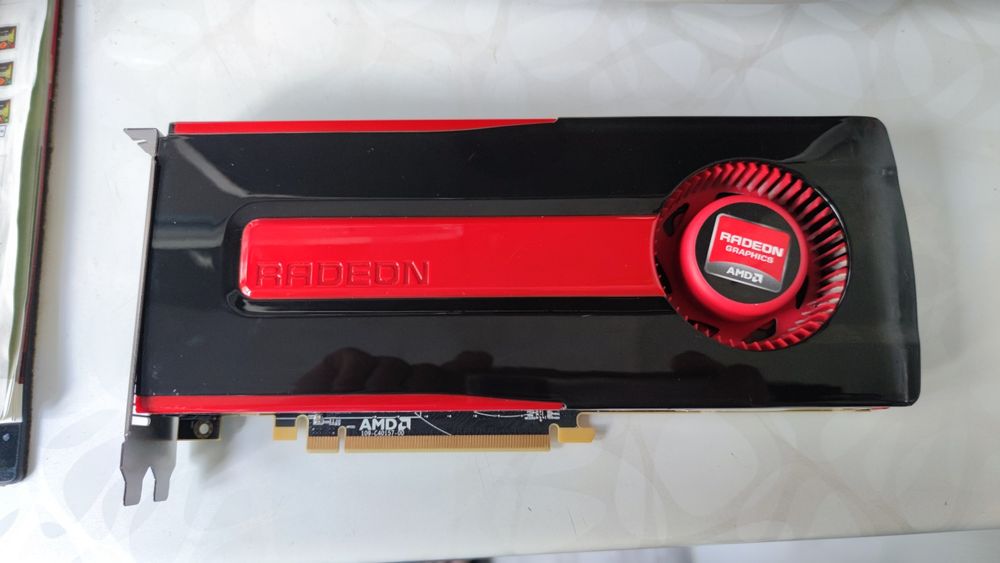 Ati HD7870 2GB GDDR5