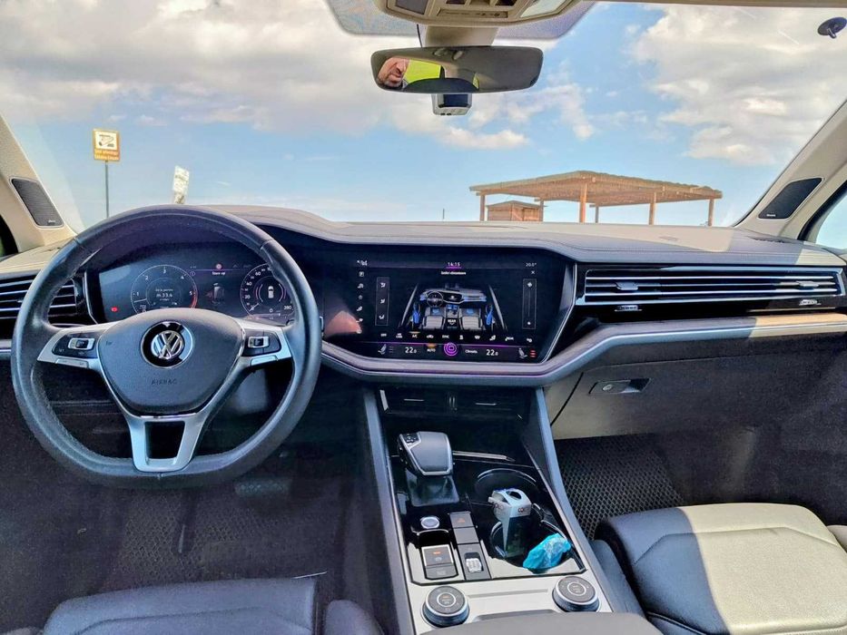 VOLKSWAGEN Touareg 2019 — imagine 3