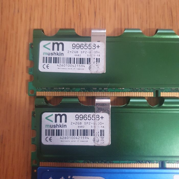 Procesor i3 8100 3.60 GHz ssd 256 GHz plus ram desktop