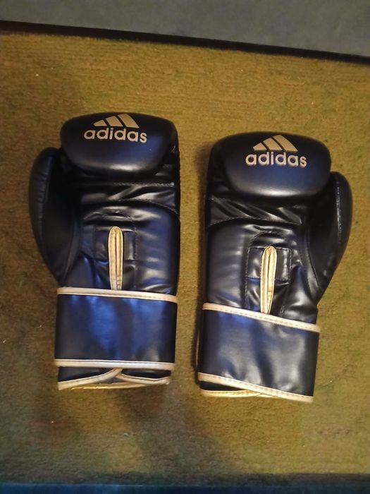 Боксёрсике перчатки