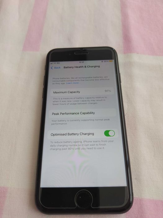 iPhone 8 64GB перфектен