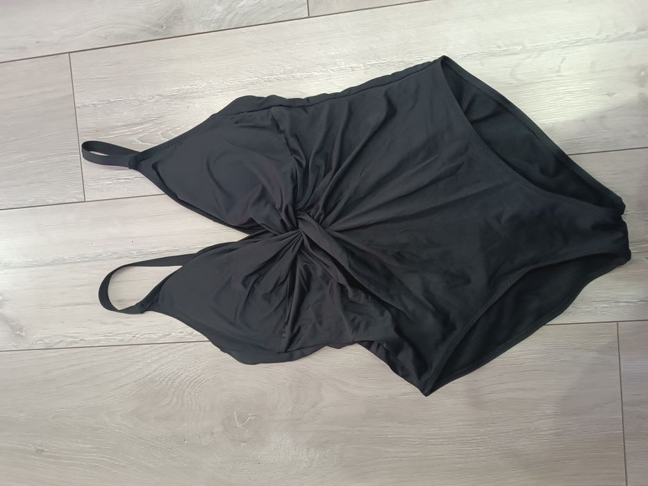 Дамски цял бански черен