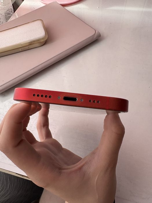 iPhone 12/красного цвета/64 Гб/75%