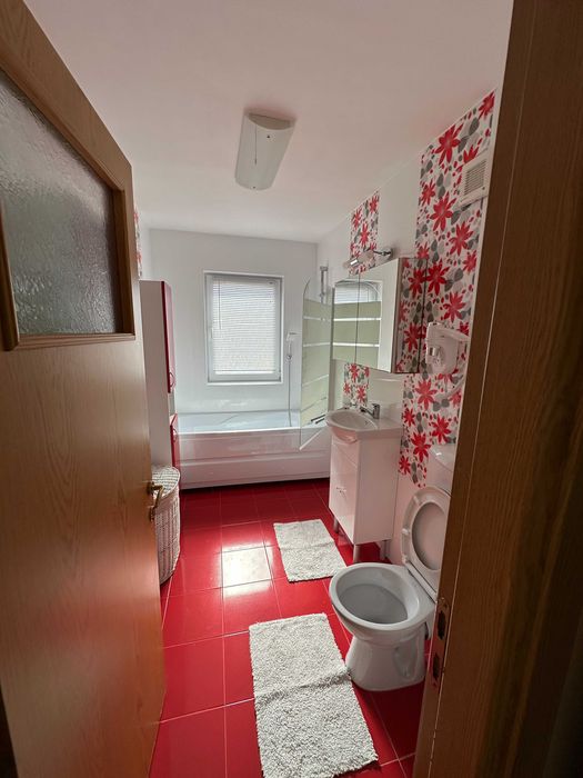 Inchiriez apartament