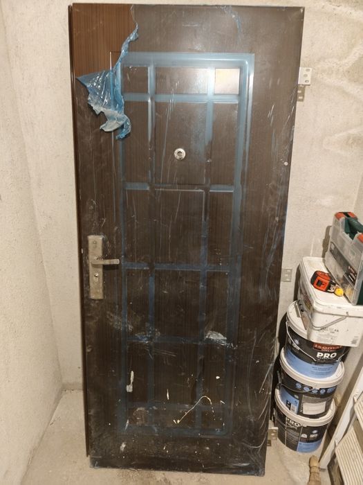 Входна врата много точково заключване