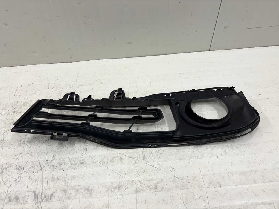 Дясна решетка предна броня БМВ Ф30 Ф31 Фейс BMW F30LCI F31LCI