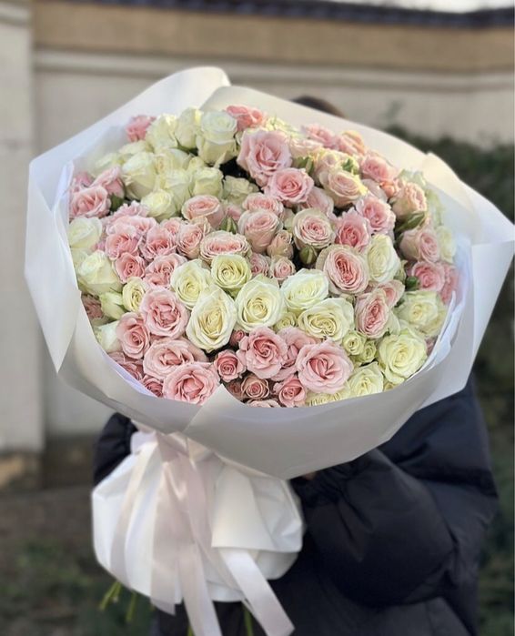 Куст хризантемы, куст розы, пионы, тюльпаны