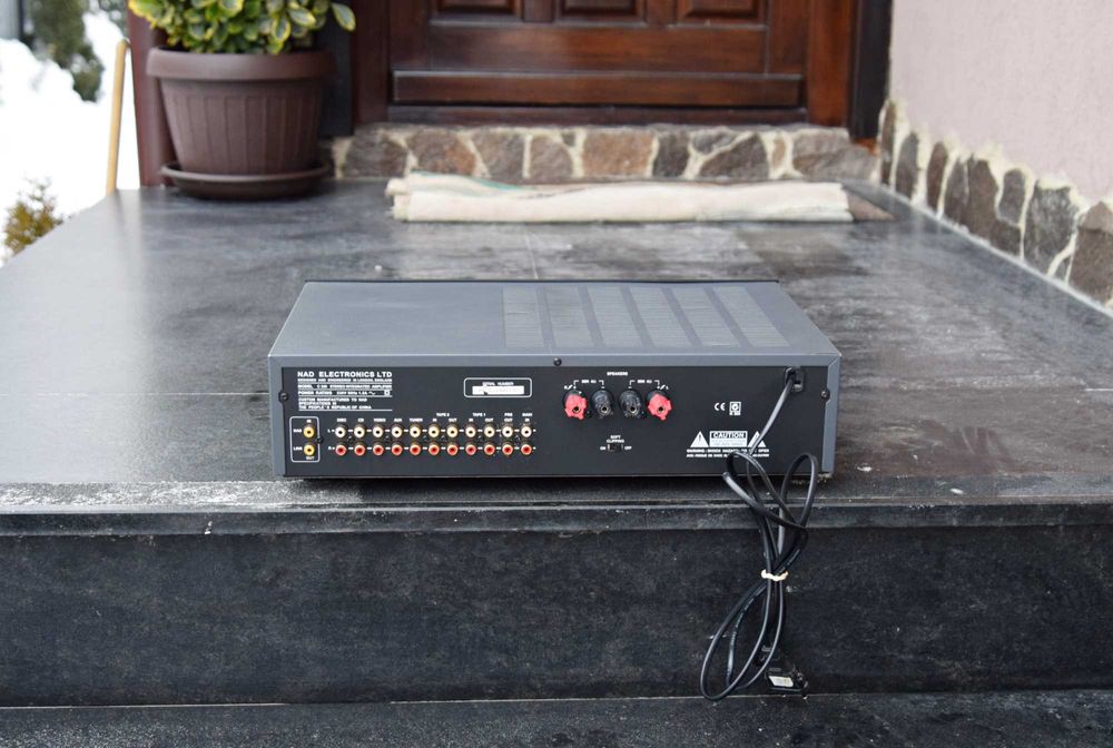Amplificator NAD C320