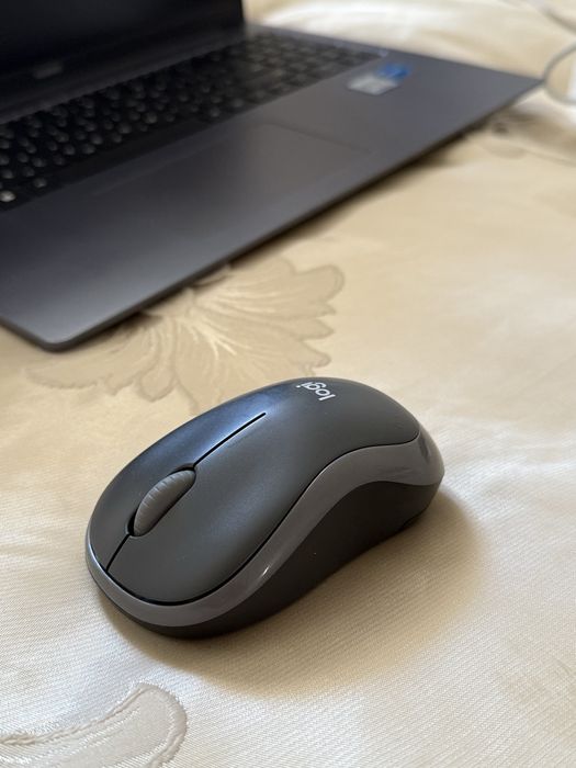 Ноутбук сатылады