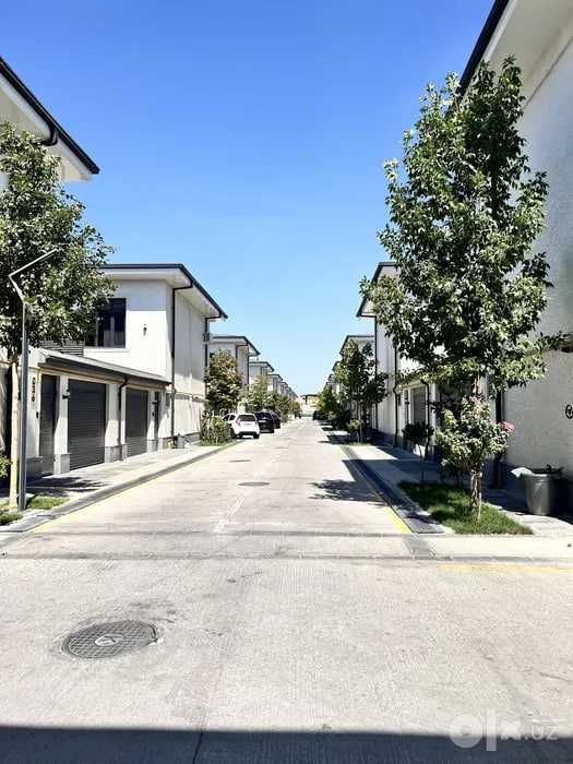 Срочно! Новый 3-этажный коттедж в ЖК ONIX — 260 м²