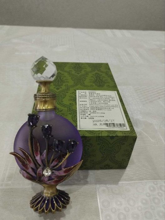 Премиум сифатли атир  оригинал духи 20 мл ва кумуш узук сотилади