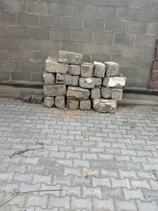 Строительные блоки, кирпич