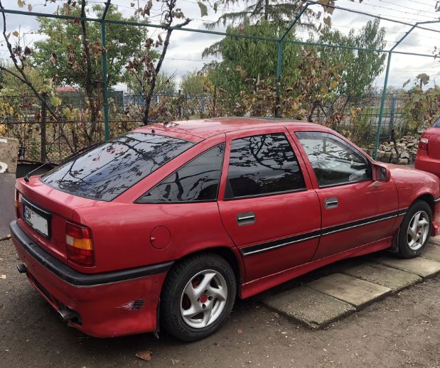 Opel Vectra A (1990) 1.6 Benzină – Proiect Tuning Unic / Retro-Mod