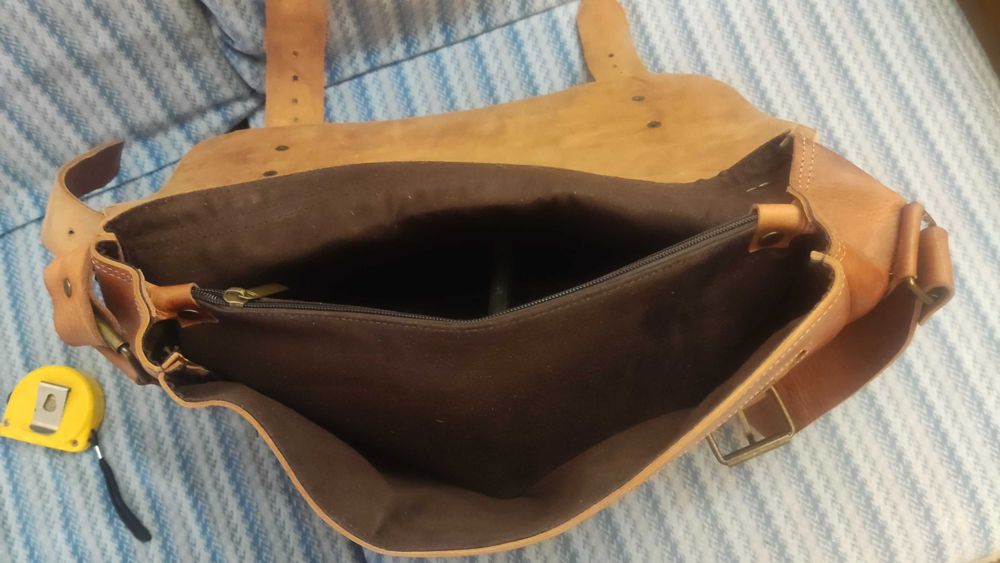 чанта от естествена кожа