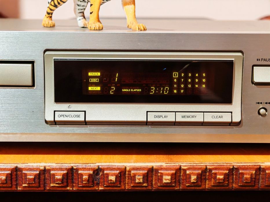 Onkyo DX-7222. Top cd player. Date tehnice mari. Preț fix !