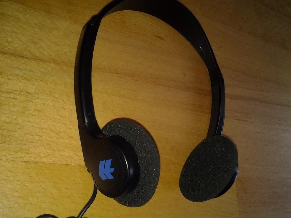 Casti audio cu 2 pini