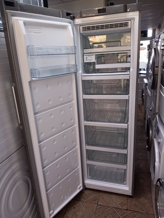 Огромен вертикален иноксов фризер със 7 чекмеджета 2 години гаранция!