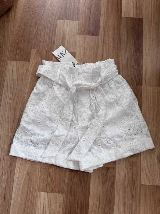 Къси панталонки Zara - размер S