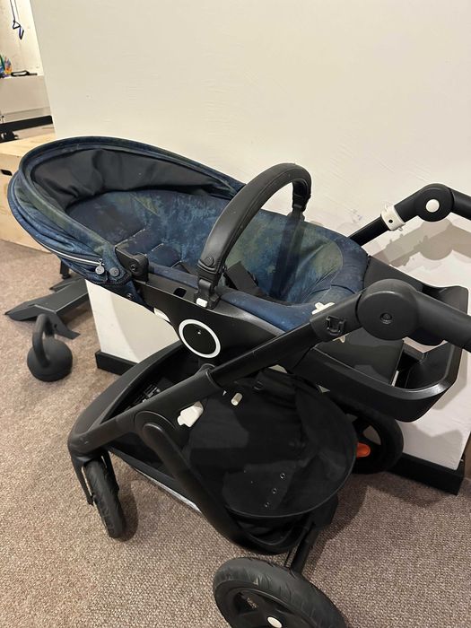 Детска количка Stokke Trailz в лимитиран цвят KOMPLEKT два коша и столче за кола (с база isofix)