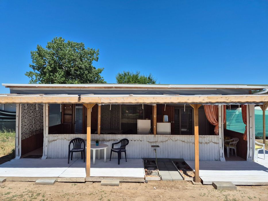 бунгало / каравана 30 метра от плажа , първа линия , Арапя