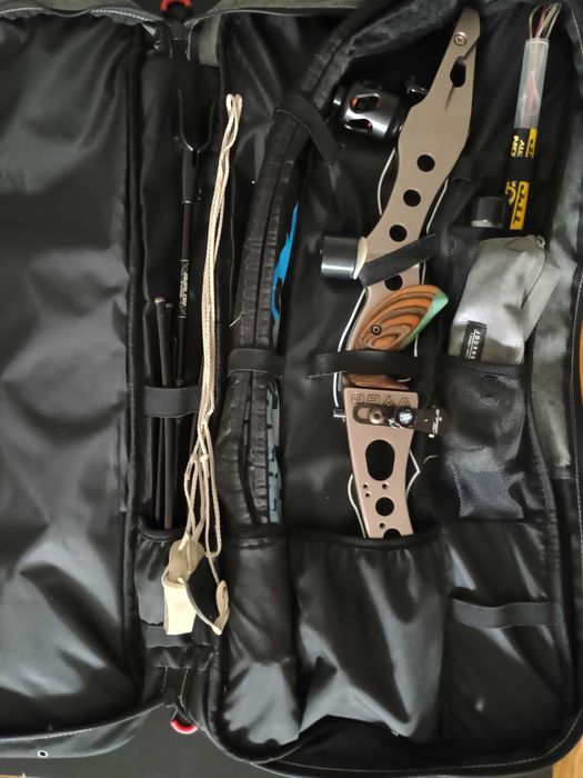 Продавам спортен лък рекърв.Подходящ за barebow
