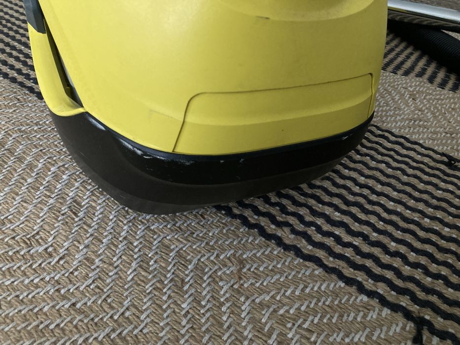 Прахосмукачка  Karcher DS6