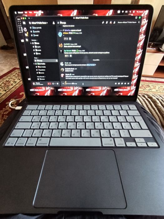 MacBook Neo продам Синий