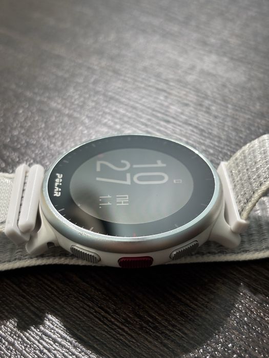 Polar Pacer Pro - спортивные часы