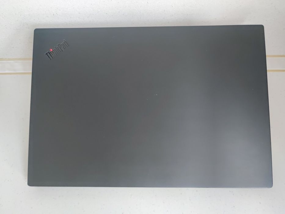 Lenovo ThinkPad P1 Gen 2 | i7-9750H | 16GB RAM | 500GB SSD | nVidia T1000 4GB