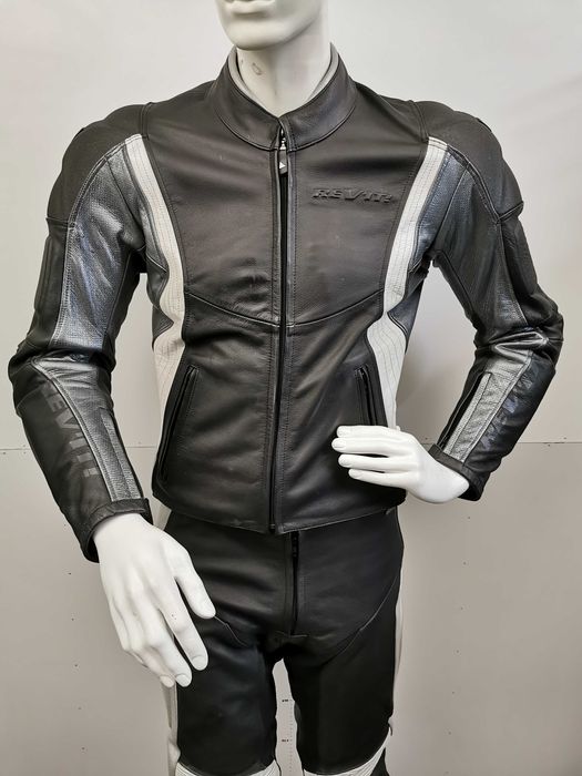 Costum moto piele RevIt  cu cocoașă mărime 48