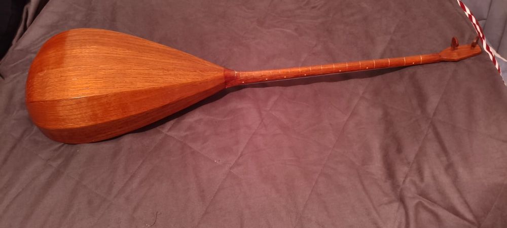 Продам Домбыру с чехлом