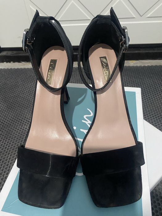 Продам босоножки