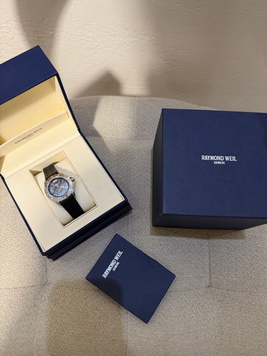 Часы Raymond Weil