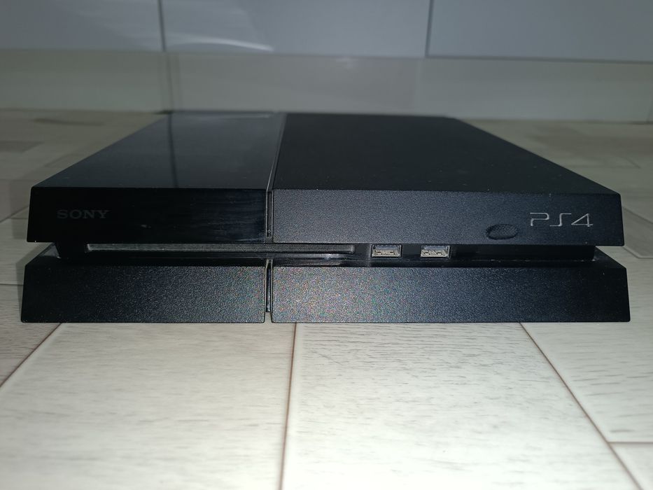 Sony PlayStation 4, рабочая, с дисководом