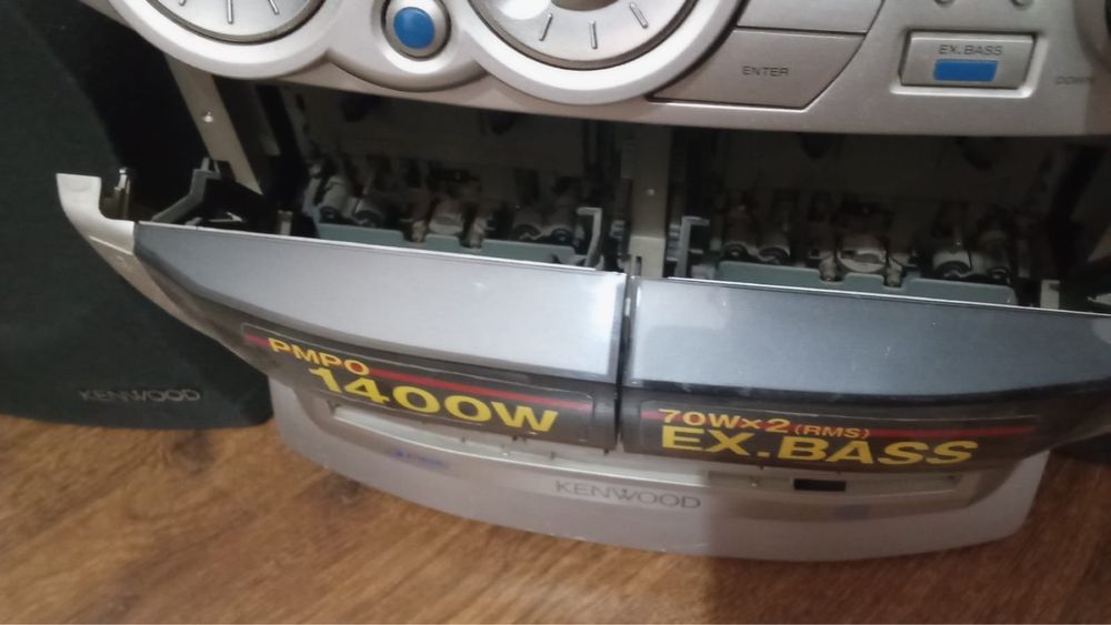 Kenwood музыкальный центр