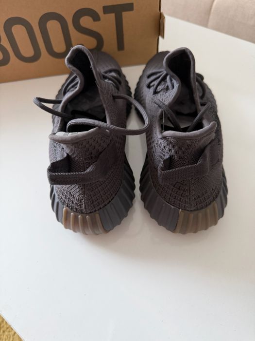 Yeezy Boost 350 V2 - Black (non-reflective)