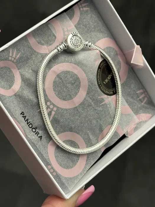 Гривна Пандора|Pandora