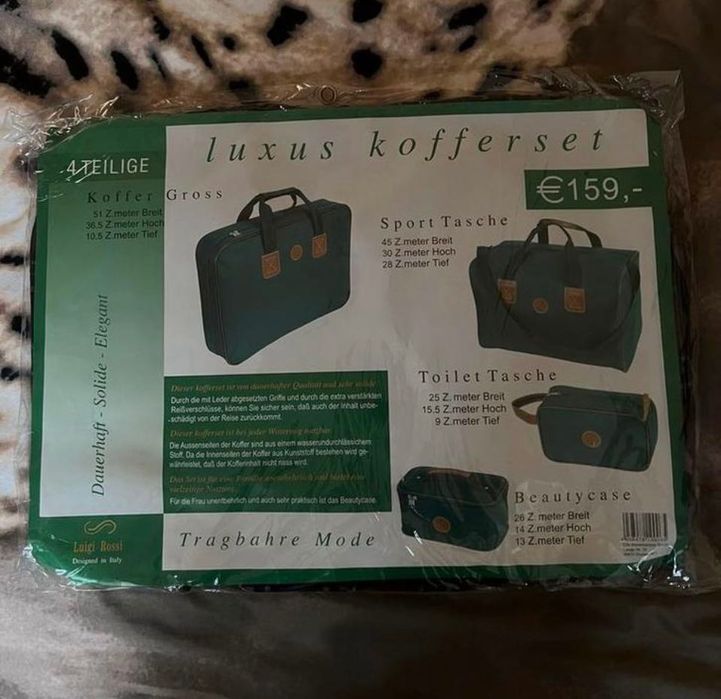 Луксозен комплект куфари,състоящ се от четири части