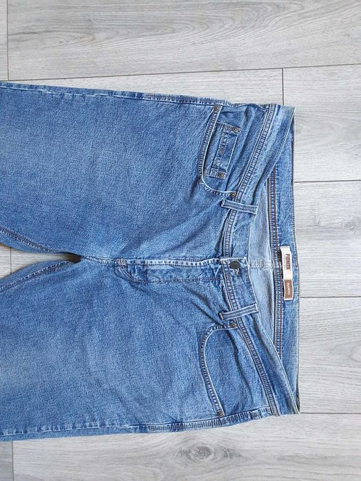 Blugi Pioneer "Rando" - Marime W42 L30 (Talie 107 cm)